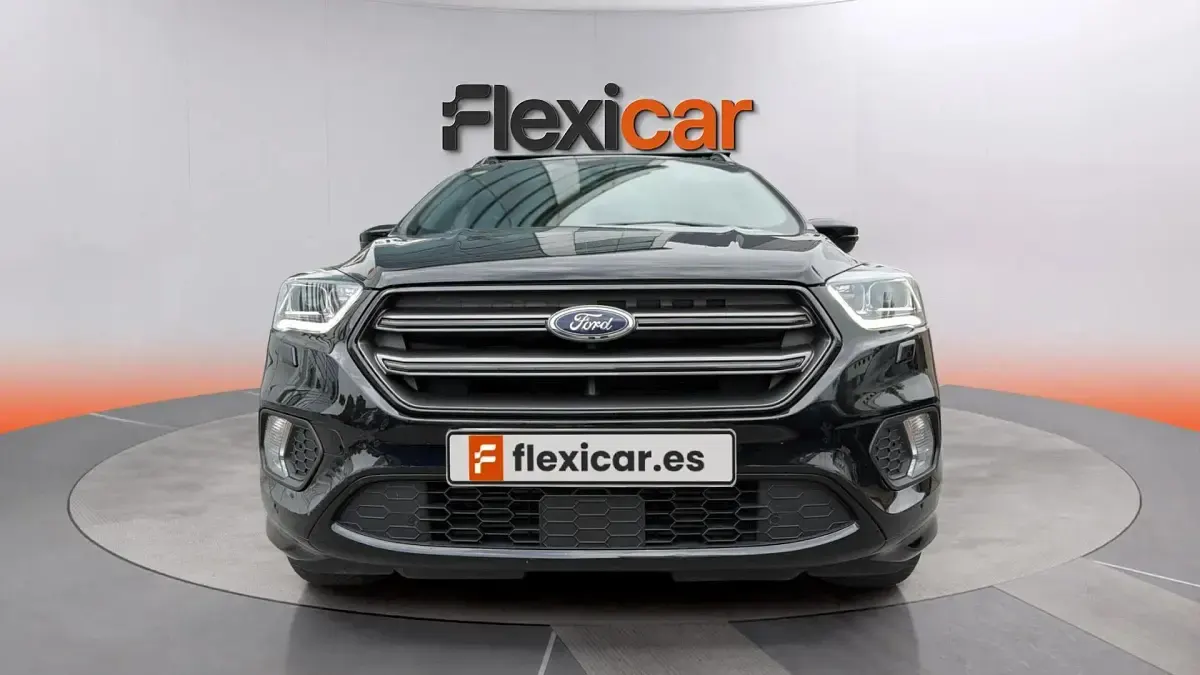 Usado Ford Kuga ST-Line 150 CV (110 kW) 2018 Negro SUV