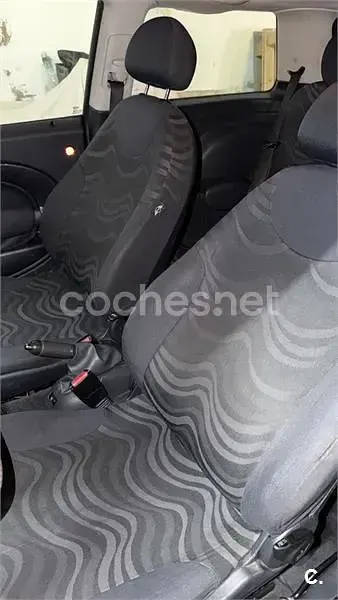 Usado Mini ONE 90 CV (66 kW) 2003 Negro Utilitario