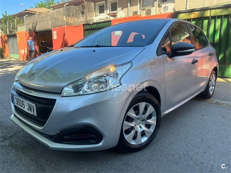 Usado Peugeot 208 Style 82 CV (60 kW) 2016 Gris / plata Utilitario