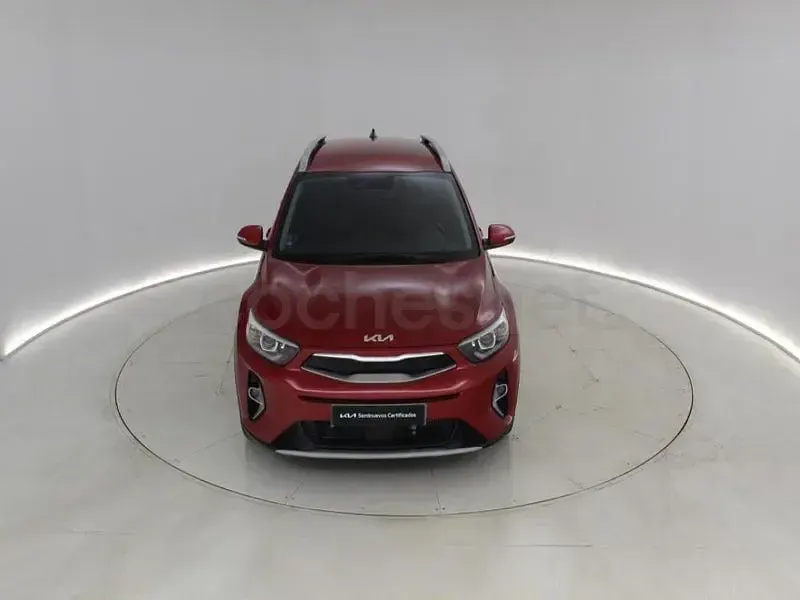 Usado Kia Stonic 100 CV (73 kW) 2023 Rojo SUV