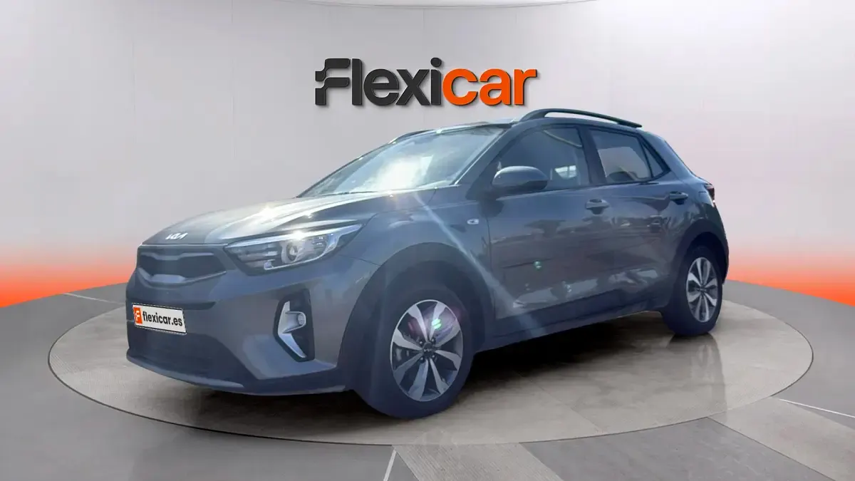 Usado Kia Stonic 79 CV (58 kW) 2025 Gris SUV