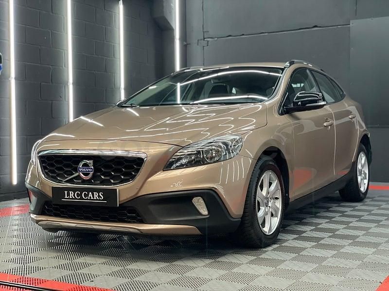 Usado Volvo V40 CC Momentum 120 CV (88 kW) 2016 Marrón Familiar