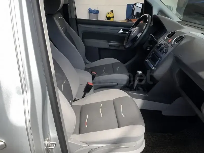 Usado VW Caddy Life 102 CV (75 kW) 2007 Gris / plata Monovolumen