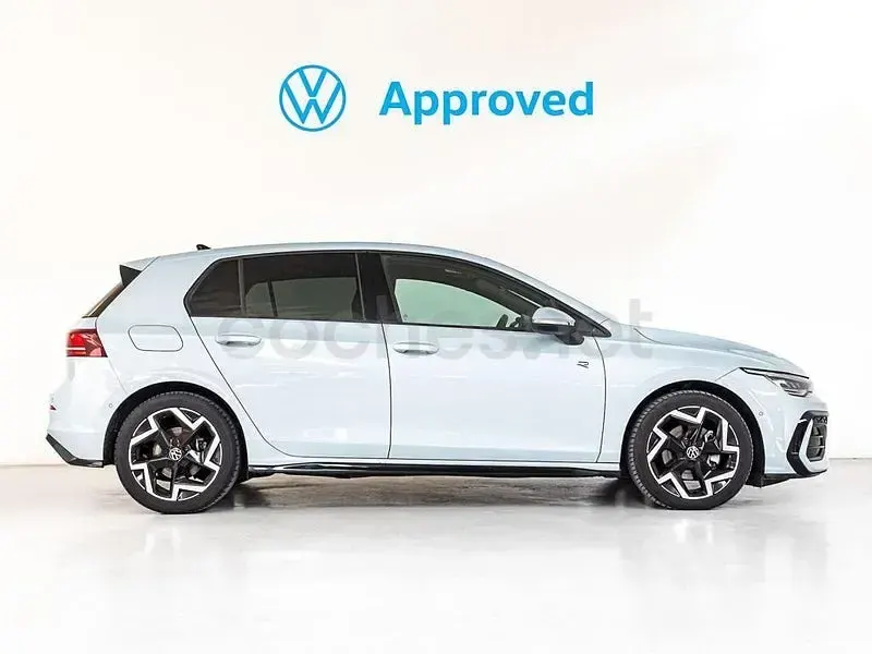 Usado VW Golf VIII R-line 150 CV (110 kW) 2025 Azul Berlina