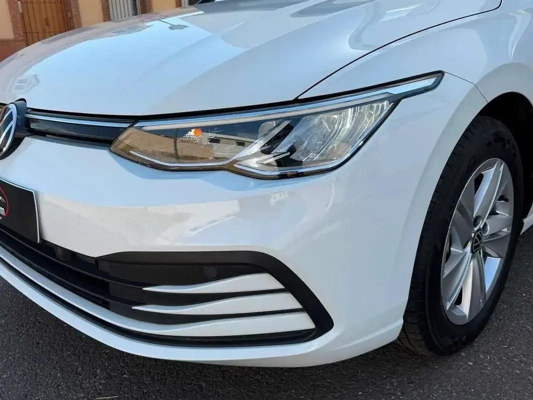 Usado VW Golf VIII 116 CV (85 kW) 2022 Gris Utilitario