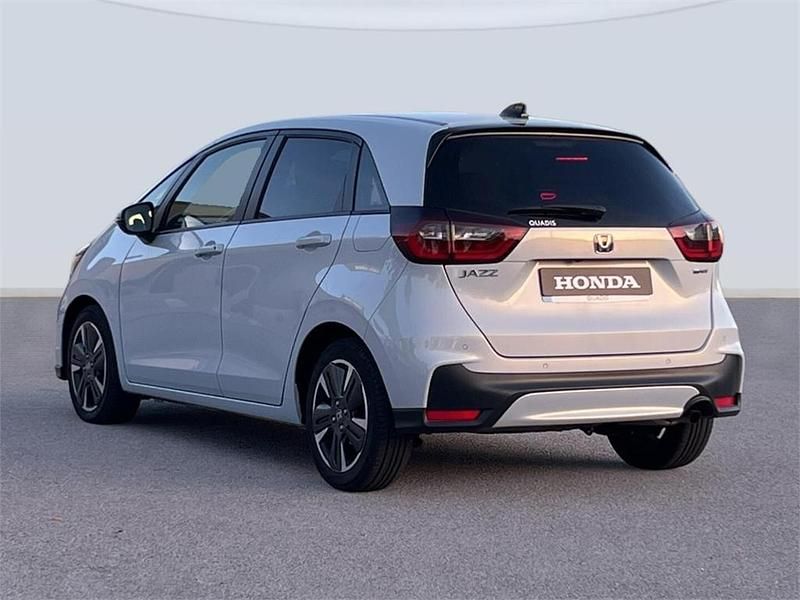 Usado Honda Jazz Advance 122 CV (89 kW) 2024 Gris / plata Utilitario