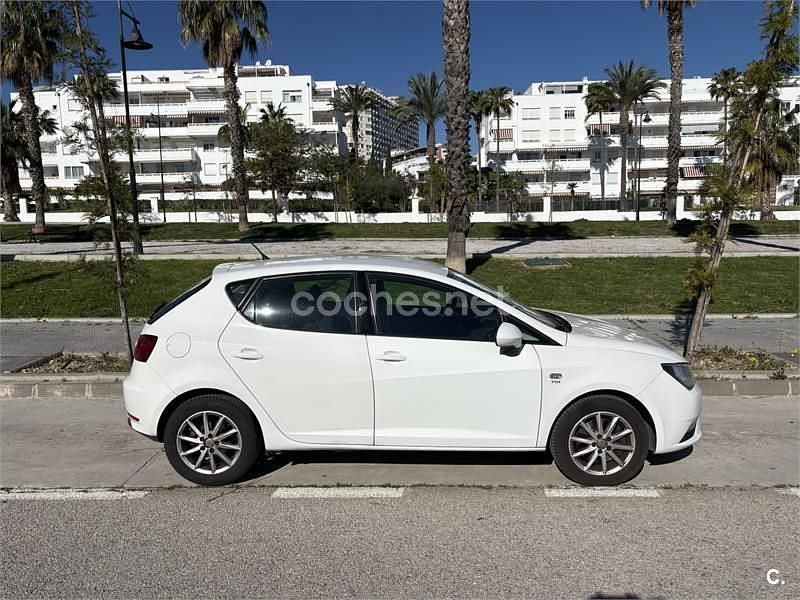 Usado Seat Ibiza Style 105 CV (77 kW) 2012 Blanco Berlina