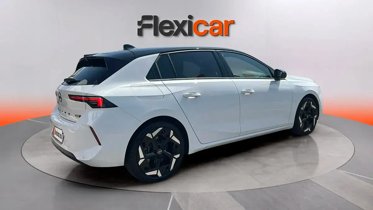 Usado Opel Astra 224 CV (164 kW) 2023 Blanco Utilitario