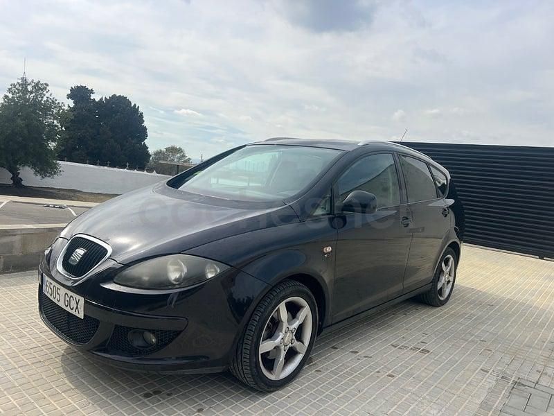 Usado Seat Altea XL Sport 140 CV (102 kW) 2008 Negro Monovolumen