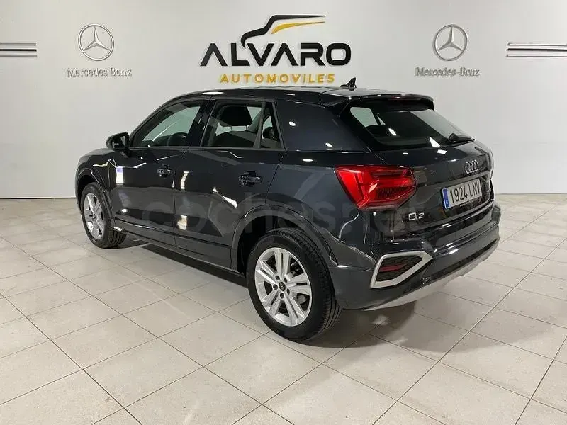 Usado Audi Q2 Advanced Plus 150 CV (110 kW) 2021 Gris / plata SUV