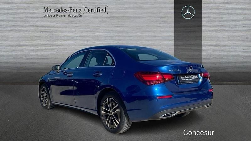 Usado Mercedes A250 218 CV (160 kW) 2024 Azul Berlina
