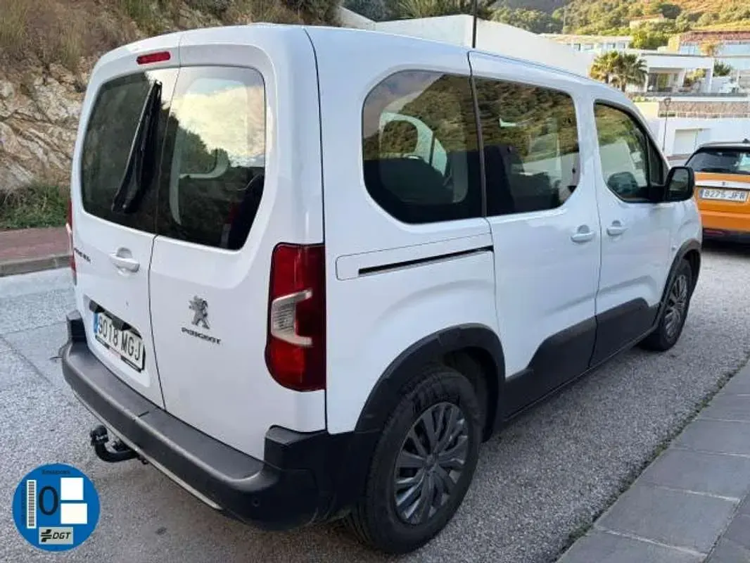 Usado Peugeot e-Rifter Active 100 kW (136 CV) 2023 Blanco Monovolumen
