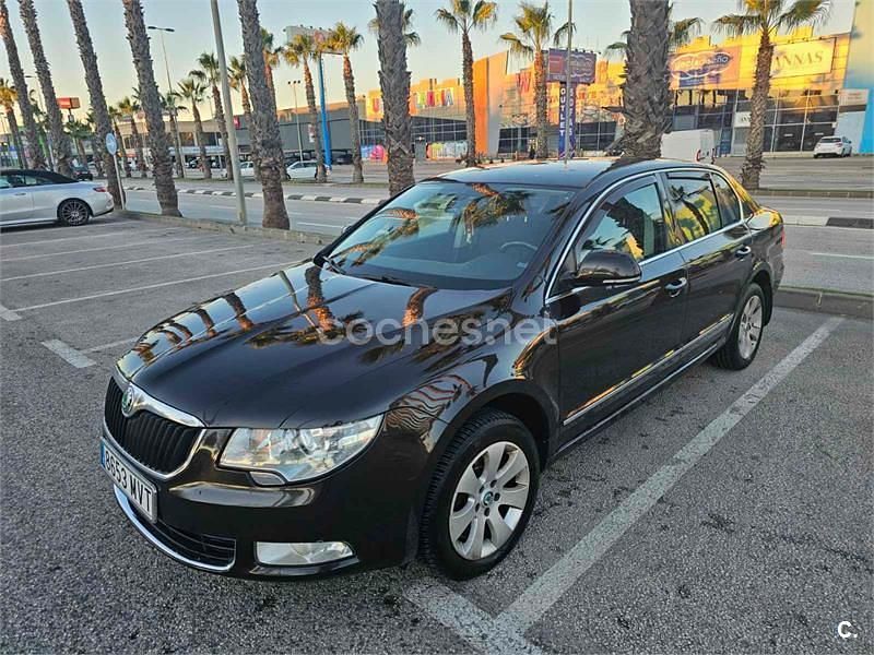 Begagnad Skoda Superb Elegance 160 HK (117 kW) 2012 Brun Sedan