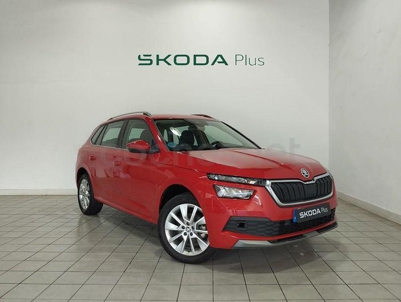 Usado Skoda Kamiq Ambition 110 CV (80 kW) 2021 Rojo SUV