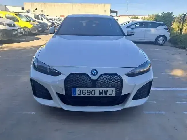 Usado BMW i4 Shadowline 250 kW (340 CV) 2024 Blanco Berlina
