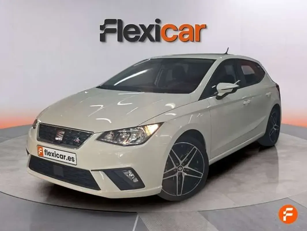 Usado Seat Ibiza Reference 75 CV (55 kW) 2018 Blanco Utilitario