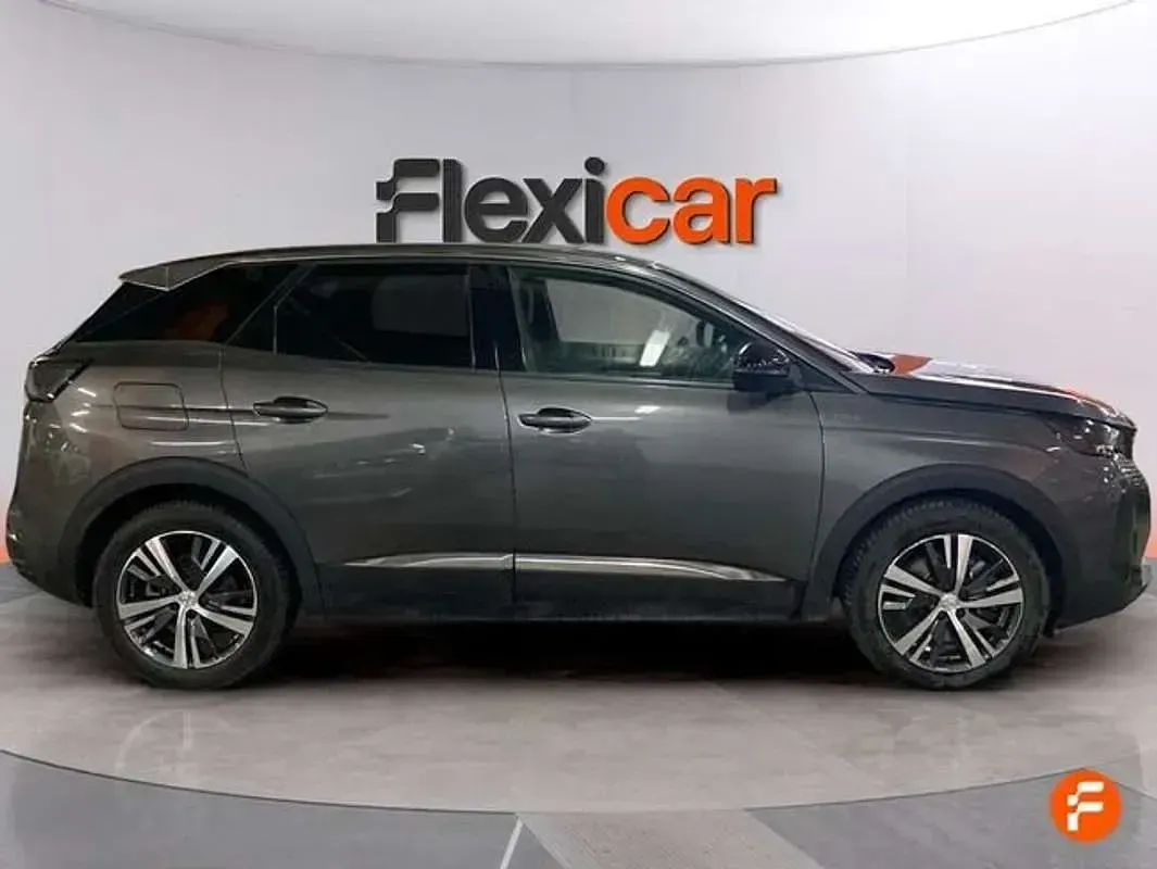 Usado Peugeot 3008 Allure 226 CV (166 kW) 2022 Gris SUV