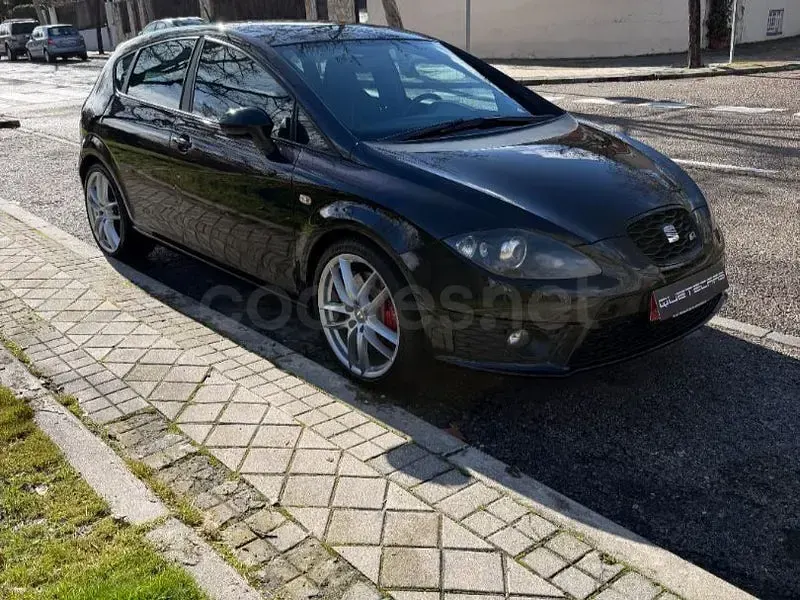 Usado Seat Leon CUPRA 265 CV (194 kW) 2011 Negro Berlina