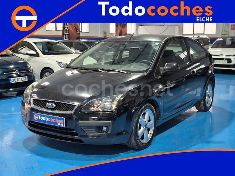 Negro Usado 2005 Ford Focus Trend Berlina | 3699 € (Precio justo) - Imagen 1/4