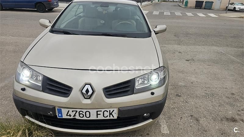 Beige Usado 2006 Renault Mégane Cabriolet Dynamique Descapotable | 2400 € (Buen precio) - Imagen 1/4