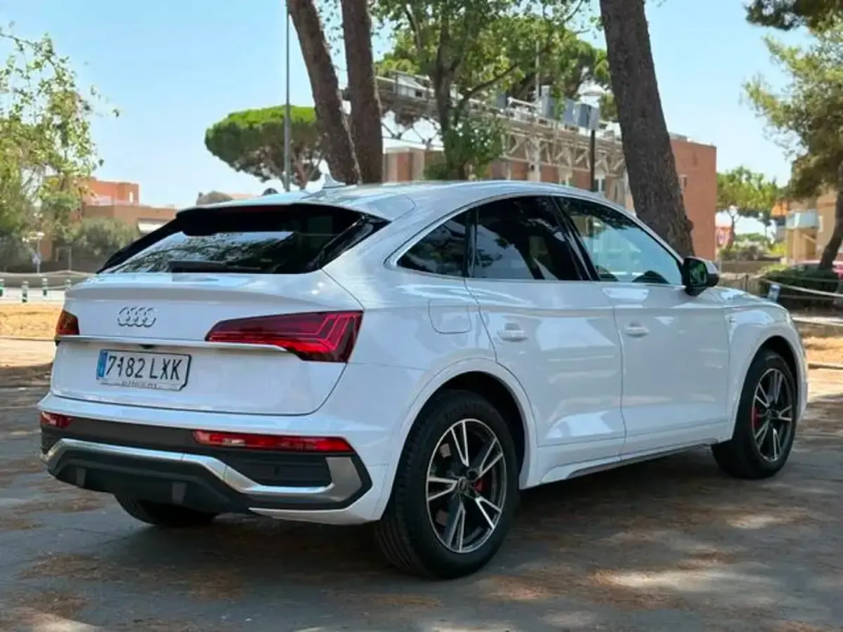 Usado Audi Q5 Sportback S-Line 163 CV (119 kW) 2022 Negro SUV