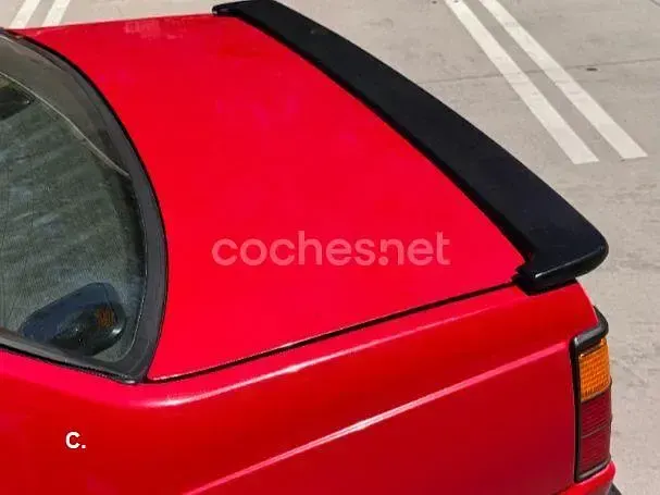Usado VW Jetta 75 CV (55 kW) 1990 Rojo Berlina