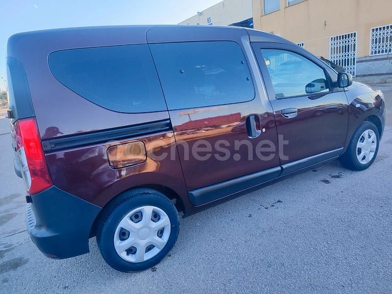 Usado Dacia Dokker 90 CV (66 kW) 2017 Beige Monovolumen