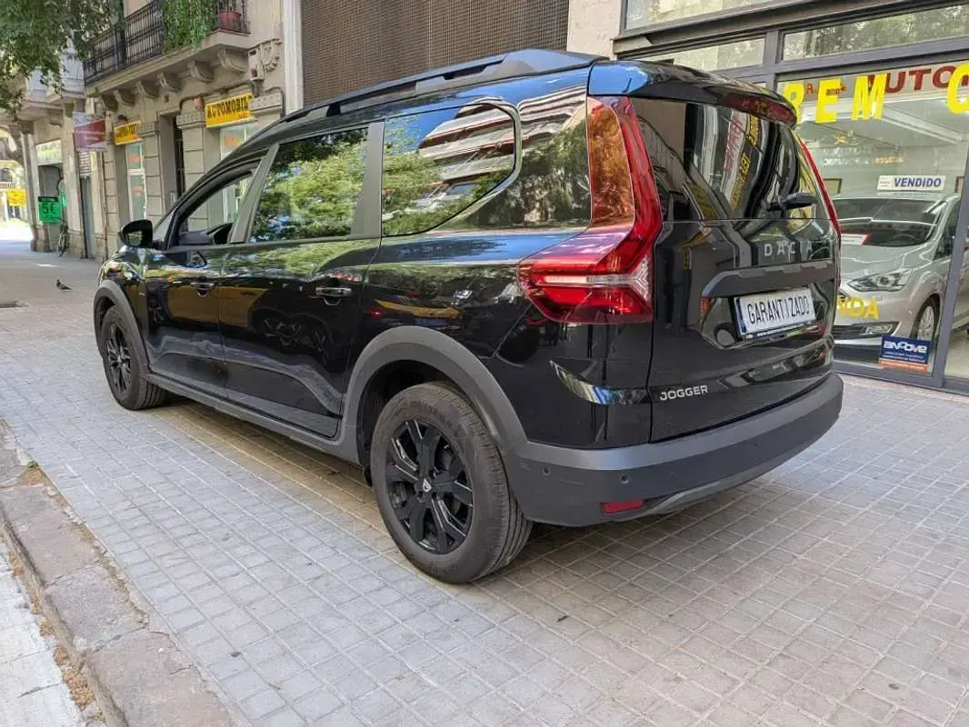 Usado Dacia Jogger Extreme 110 CV (80 kW) 2022 Negro Monovolumen