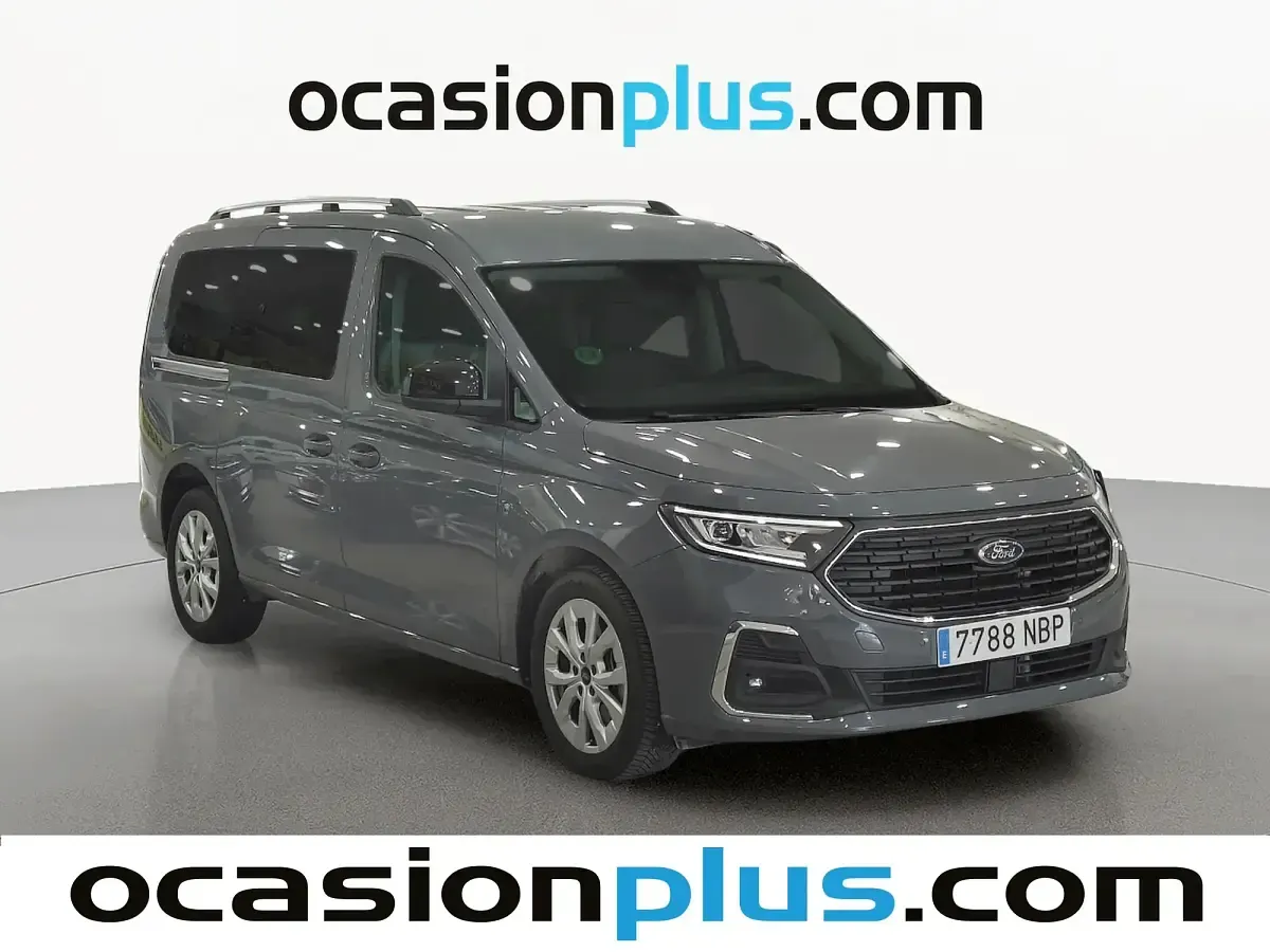 Usado Ford Tourneo Connect Titanium 122 CV (89 kW) 2025 Rojo Monovolumen