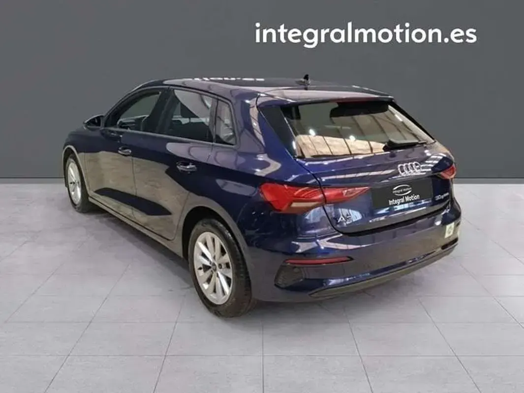 Usado Audi A3 Sportback g-tron Business 131 CV (96 kW) 2023 Azul Utilitario