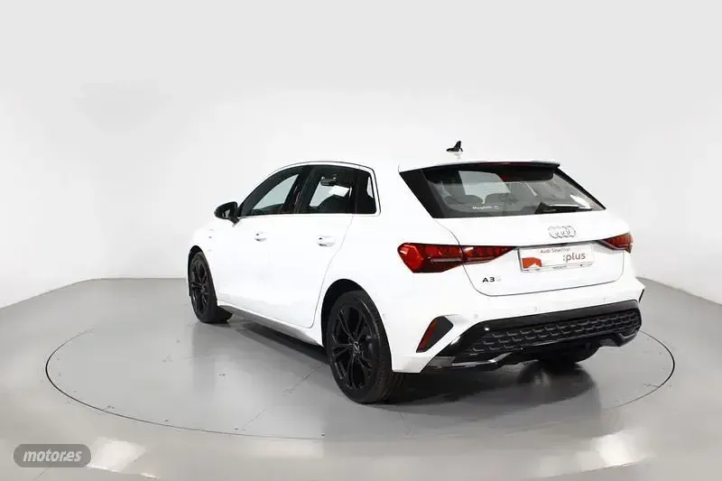 Usado Audi A3 e-tron Sport 204 CV (150 kW) 2025 Blanco Utilitario