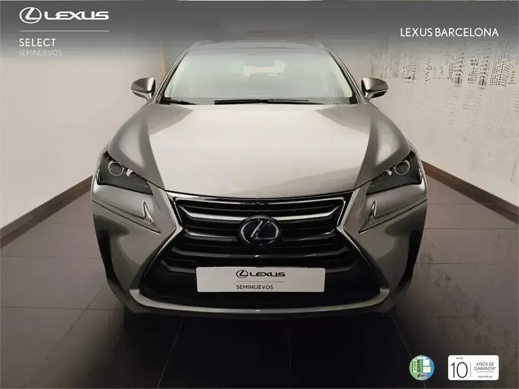 Usado Lexus NX300h Executive Line 197 CV (144 kW) 2015 Gris / plata SUV