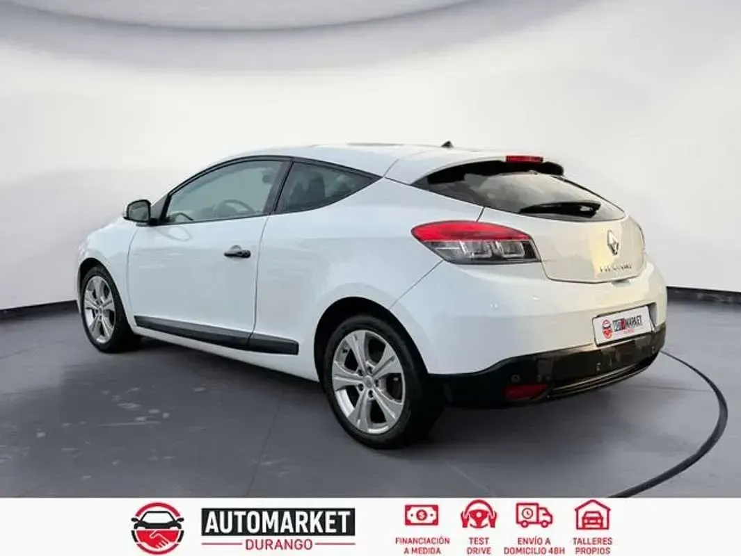 Usado Renault Mégane Dynamique 110 CV (80 kW) 2009 Blanco Berlina