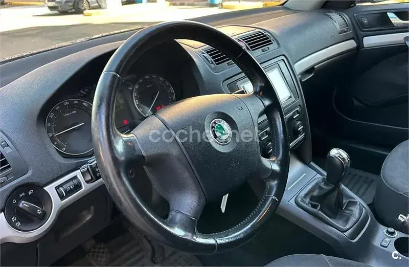 Usado Skoda Octavia Active 105 CV (77 kW) 2008 Azul Berlina