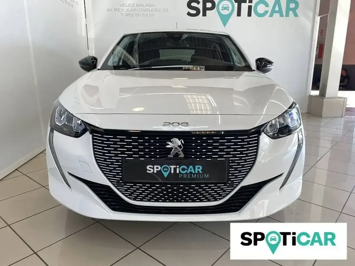 Usado Peugeot e-208 Allure 100 kW (136 HP) 2023 Branco Citadino