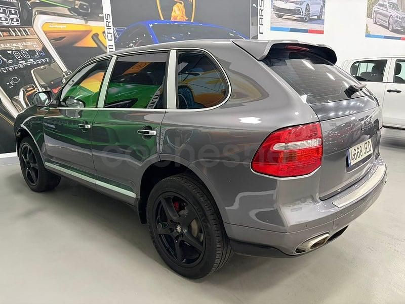 Usado Porsche Cayenne 240 CV (176 kW) 2010 Gris / plata SUV
