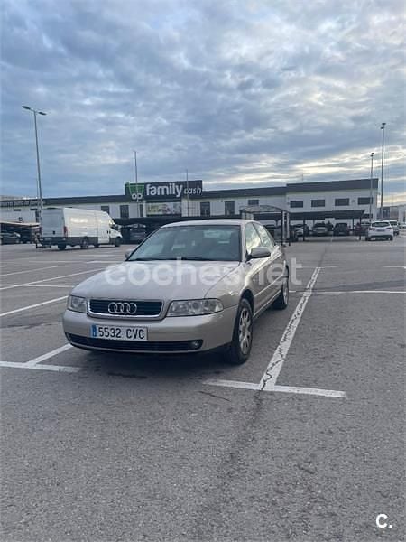 Usado Audi A4 150 CV (110 kW) 2000 Beige Berlina