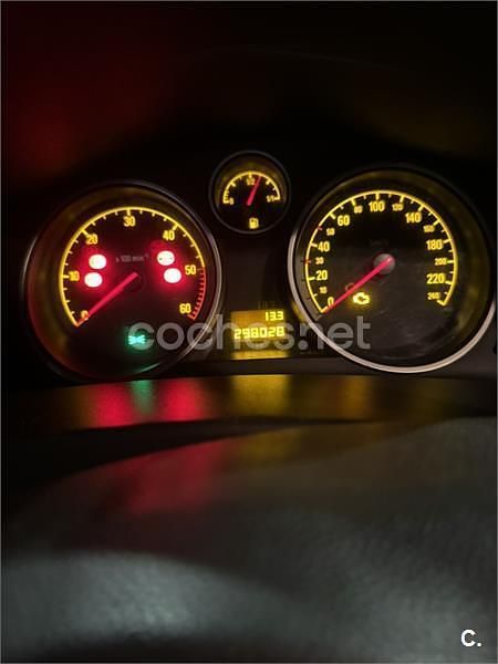 Usado Opel Astra GTC Enjoy 100 CV (73 kW) 2006 Gris / plata Berlina