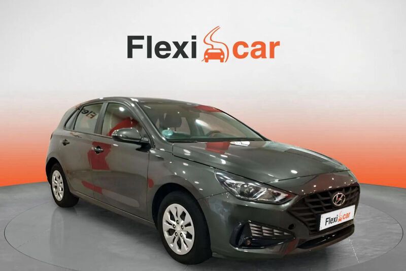 Gris Usado 2021 Hyundai i30 Berlina | 12.990 € (Super precio) - Imagen 1/4