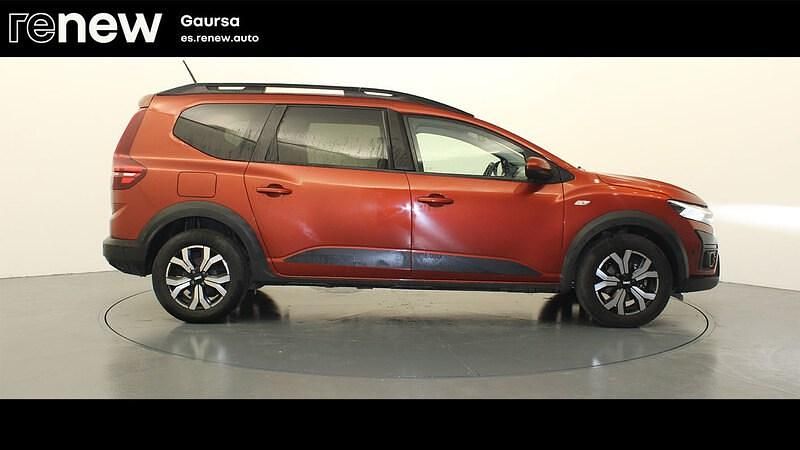 Usado Dacia Jogger Expression 110 CV (80 kW) 2024 Marrón Monovolumen