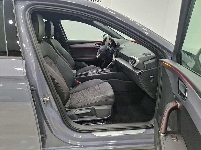 Usado Seat Leon FR 204 CV (150 kW) 2024 Gris Familiar