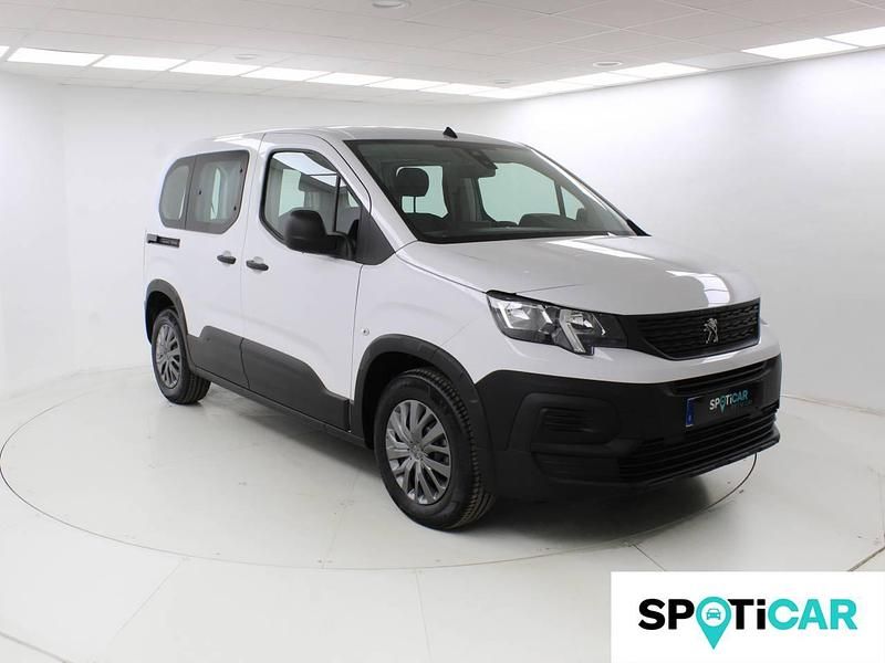 Usado Peugeot Rifter Active 100 kW (136 CV) 2023 Blanco Monovolumen