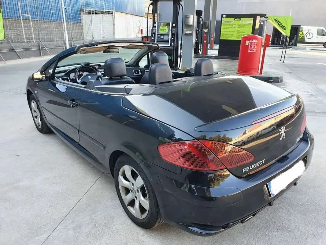 Usado Peugeot 307 CC Sport 136 CV (100 kW) 2007 Negro Descapotable