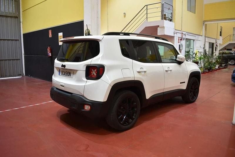 Usado Jeep Renegade Night Eagle 120 CV (88 kW) 2019 Blanco SUV