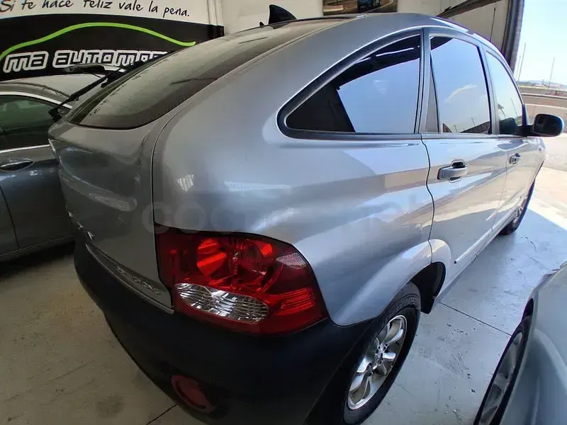 Usado SsangYong Actyon 138 CV (101 kW) 2010 Gris / plata SUV