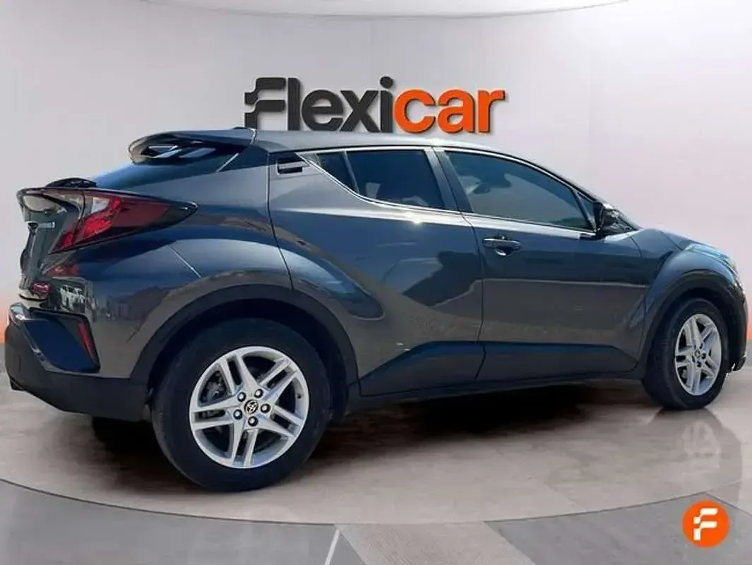 Usado Toyota C-HR Active 122 CV (89 kW) 2022 Gris SUV