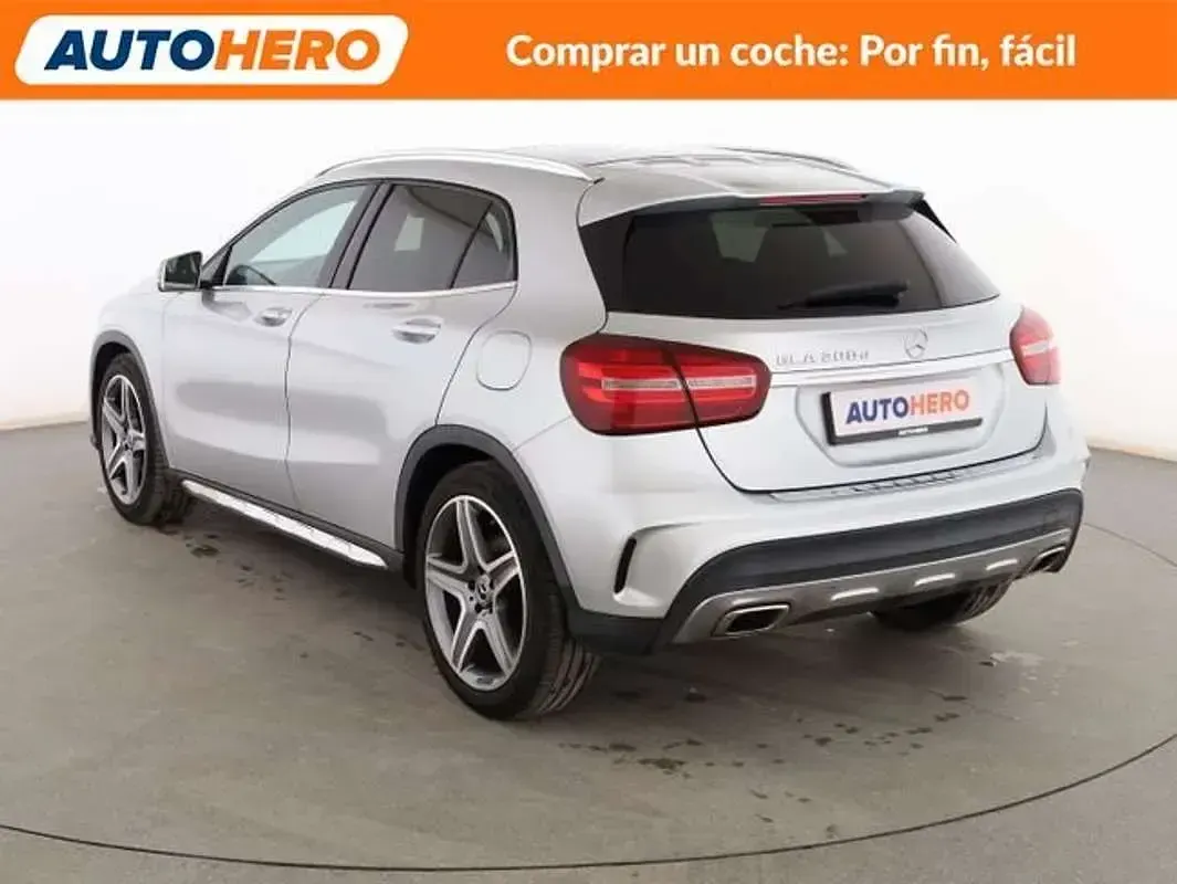 Usado Mercedes GLA200 135 CV (99 kW) 2019 Gris SUV