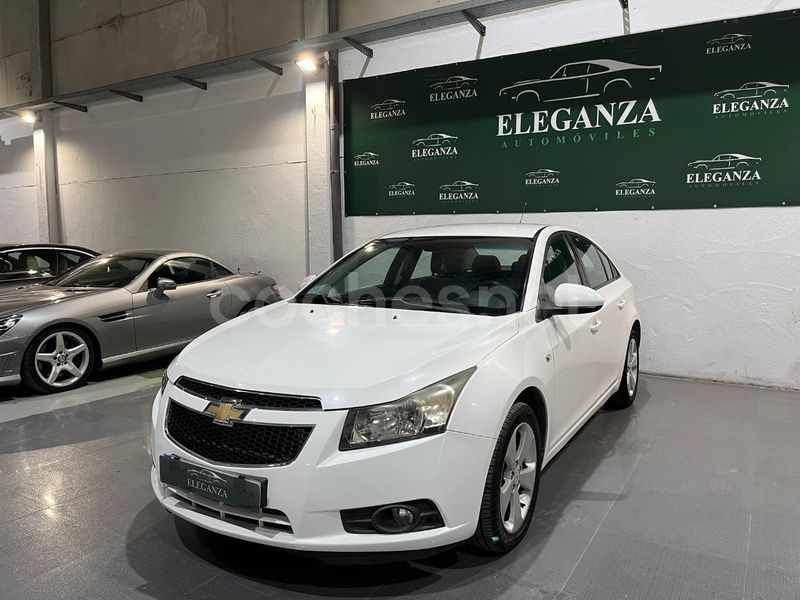 Blanco Usado 2010 Chevrolet Cruze LS Berlina | 8490 € (Un poco caro) - Imagen 1/4