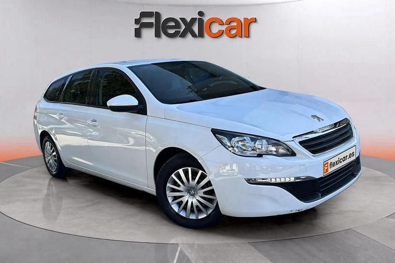 Blanco Usado 2017 Peugeot 308 Active Familiar | 8990 € (Precio justo) - Imagen 1/4