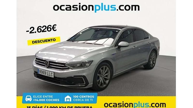 Plateado Usado 2020 VW Passat GTE Berlina | 26.264 € (Caro) - Imagen 1/4